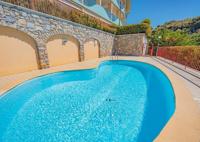 Incantevole Con Piscina * Vallecrosia