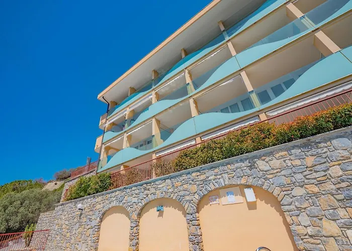 Apartamento Incantevole Con Piscina Vallecrosia